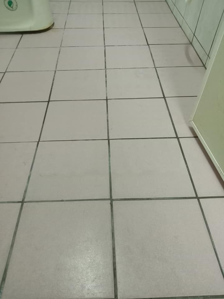 地墊下污垢清洗